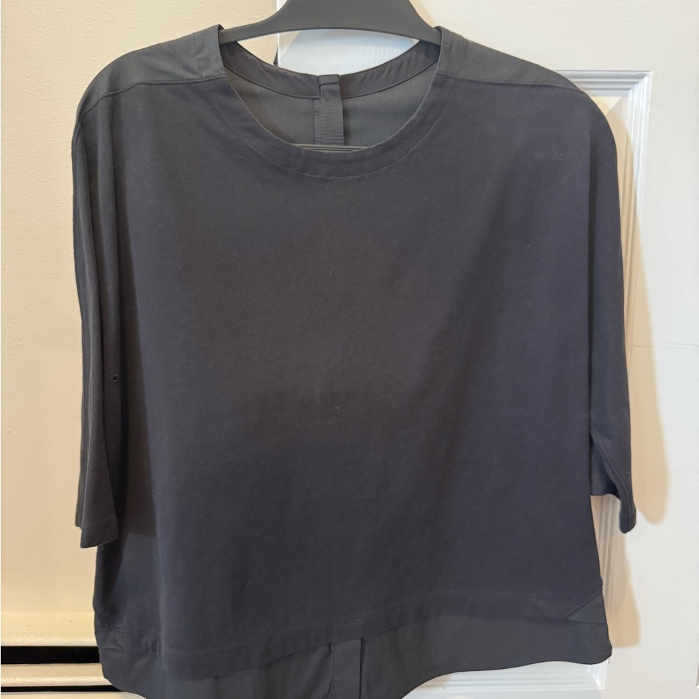 lululemon athletica Charcoal Short Sleeve Tee